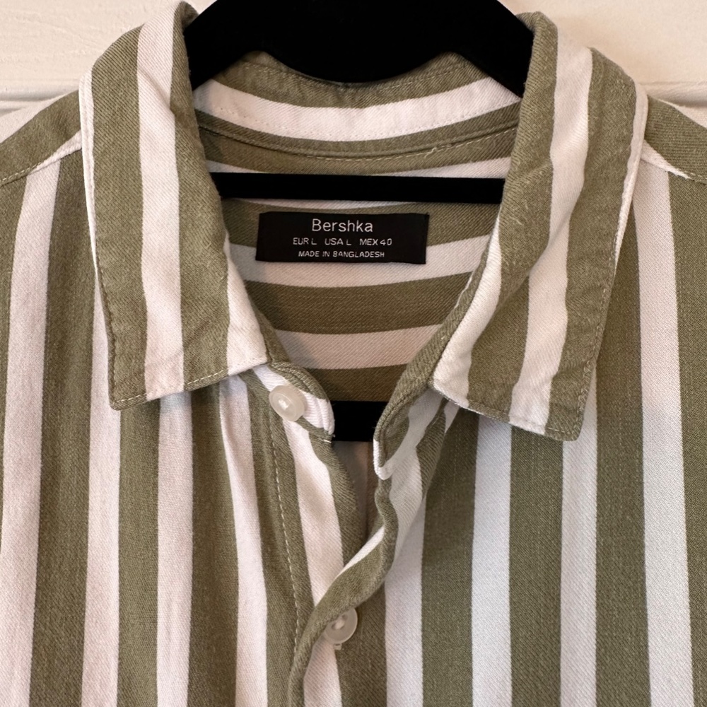 Bershka Casual Button Down Shirt - Picture 3 of 4